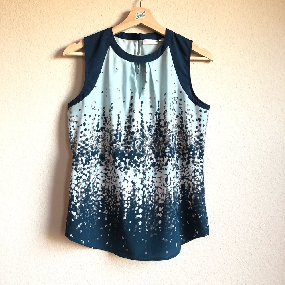New York & Co. abstract print blue sleeveless blouse XS